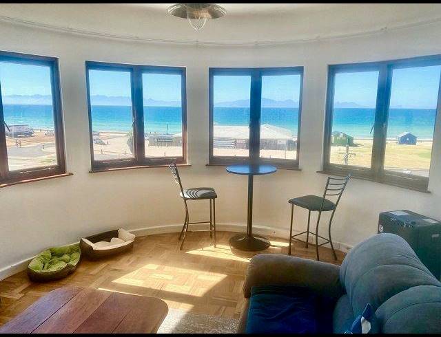 1 BEDROOM APARTMENT FOR SALE IN FISH HOEK